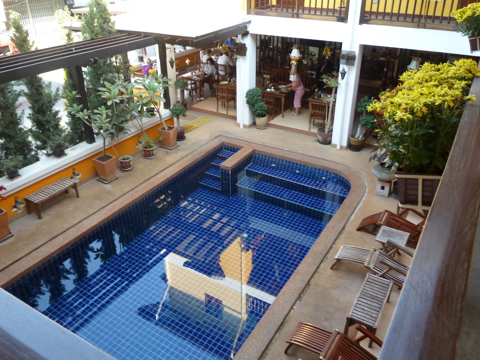 tennis-tourist-chiang-mai-boutique-hotel-pool-thailand