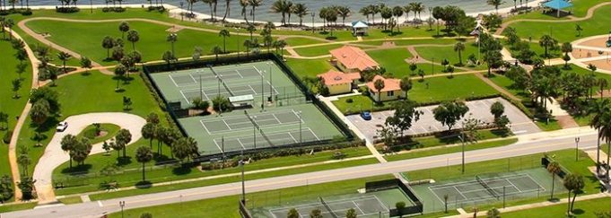 tennis-tourist-courtesy-lake-park-tennis-courts