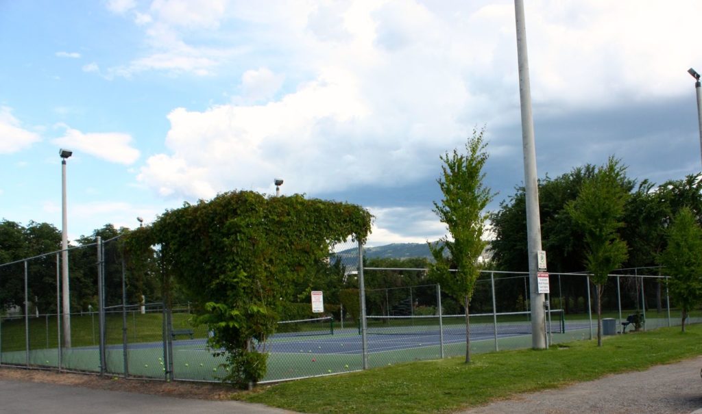 tennis-tourist-riverside-park-kamloops-tennis-courts