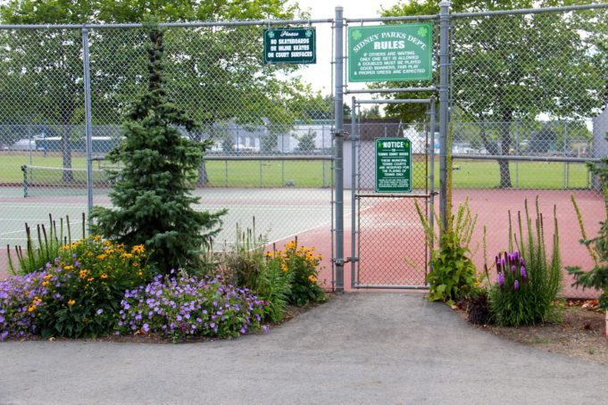 tennis-tourist-iroquois-park-tennis-gate-sidney-bc-teri-church