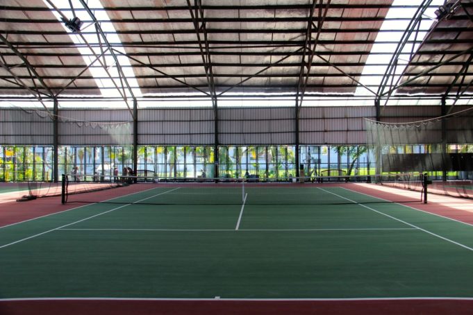 tennis-tourist-canggu-club-tennis-court-side-view-teri-church
