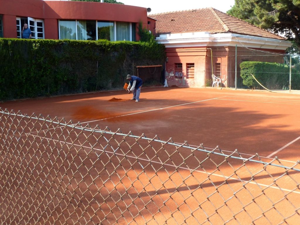tennis-tourist-barcelona-tenis-pompeya-tennis-court-teri-church