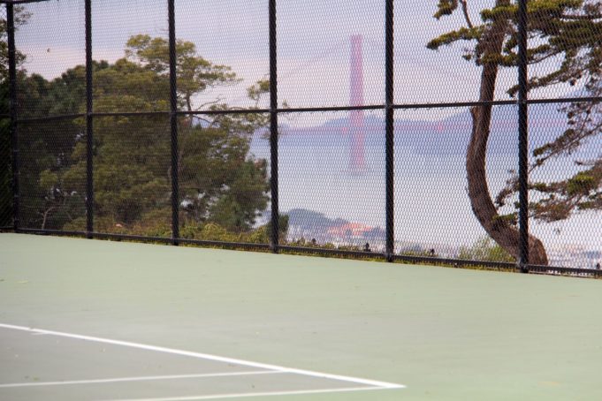 tennis-tourist-sanfrancisco-alice-marble-tennis-courts-view-golden-gate-bridge-teri-church
