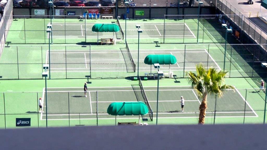 tennistourist-ballys-las-vegas-tennis-courts-courtesty-the-annie-rockwell