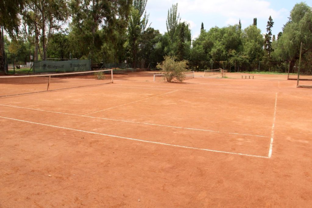 tennis-tourist-mendoza-argentina-club-hipico-tennis-court-teri-church