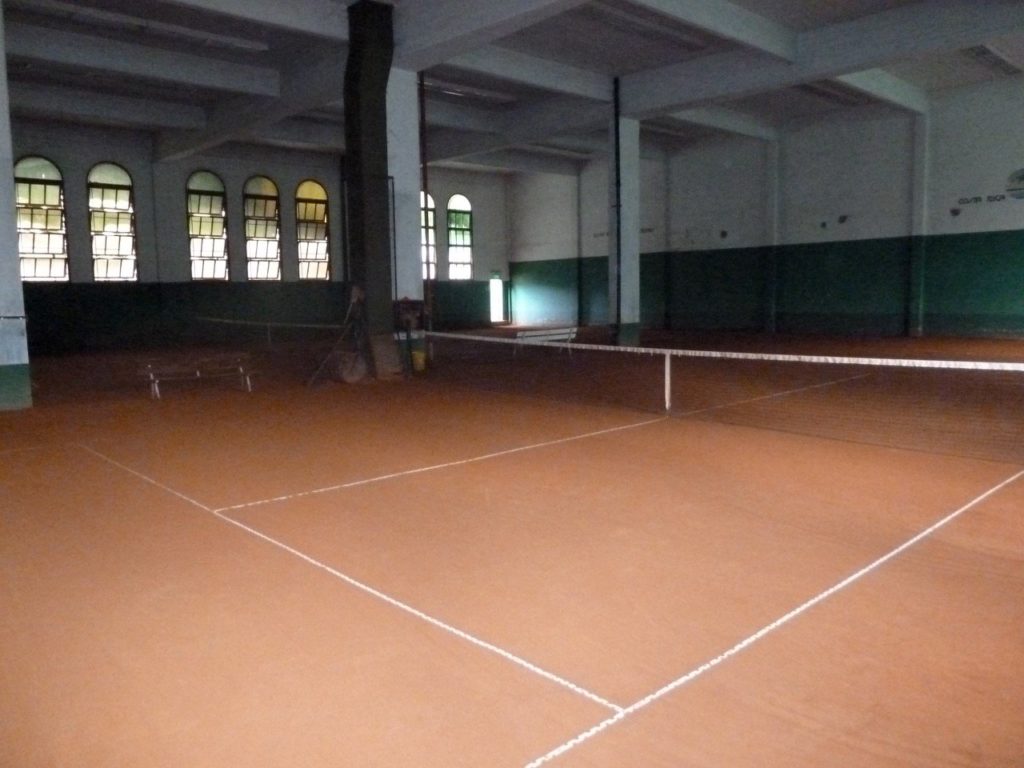 tennis-tourist-buenos-aires-argentina-evita-palermo-costa-rica-tennis-club-courts-teri-church