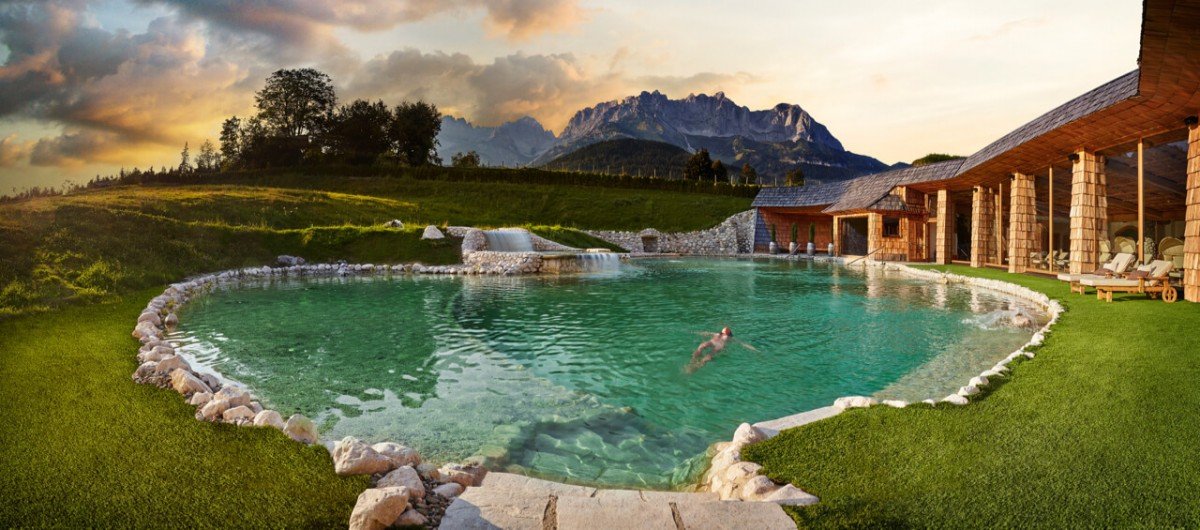 tennis-tourist-stanglwirt-austria-outdoor-pool-exterior-natur-badesee