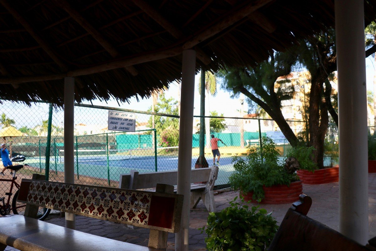 tennis-tourist-mazatlan-las-gaviotas-courts-from-palapa-teri-church