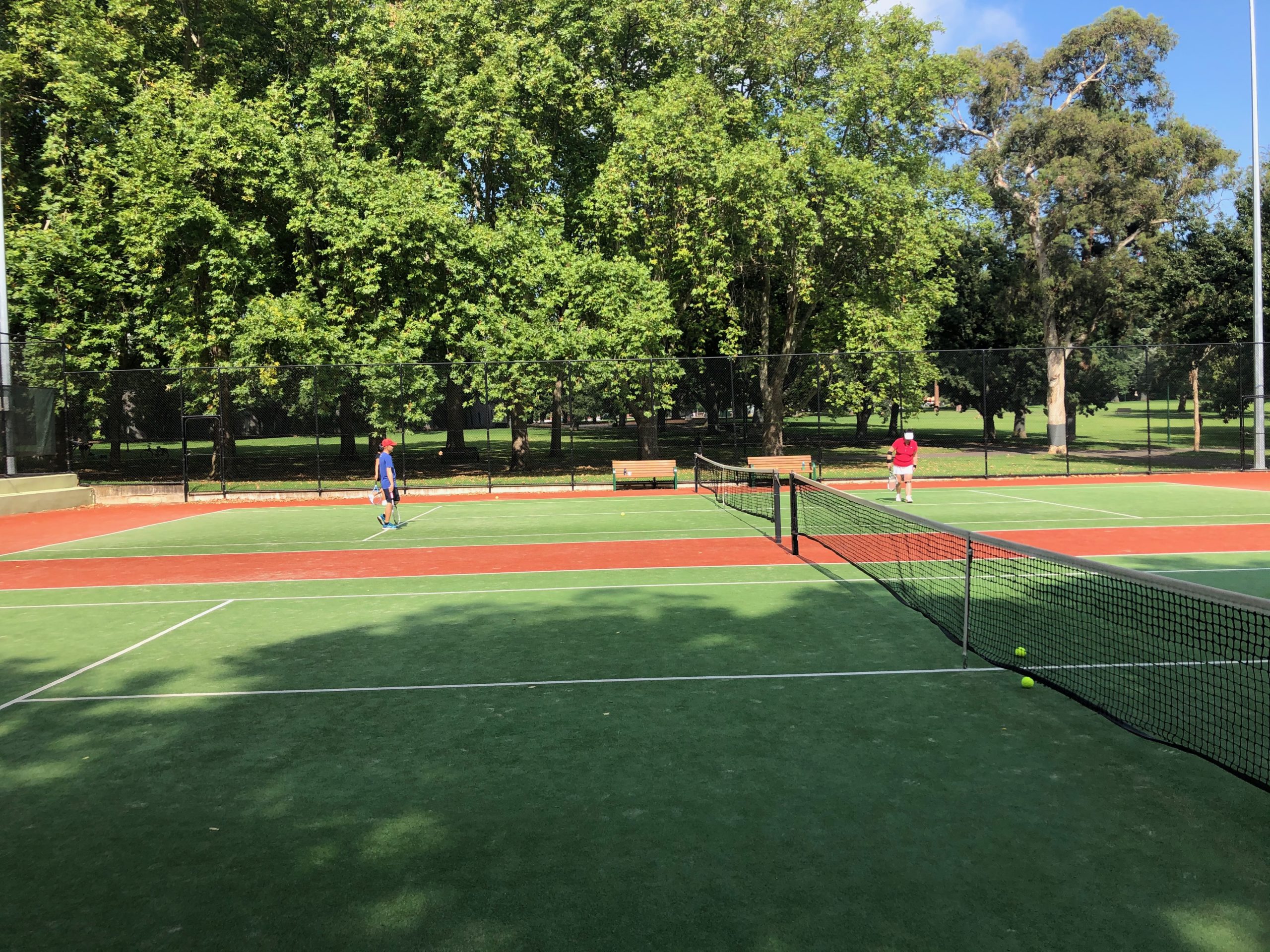 tennis-tourist-carlton-gardens-tennis-club-courts-melbourne-australia-teri-church